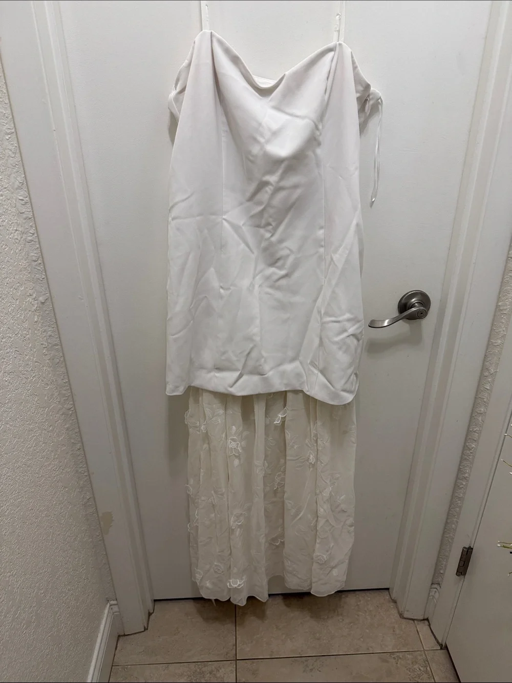 Abercrombie & Fitch Bridal Sheer Skirt Applique Lace Maxi Dress In White - Picture 2 of 5
